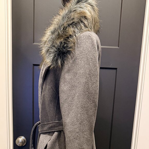 KARL LAGERFLED PARIS GRAY WOOL BLEND COAT WITH FAUX FUR COLLAR ~ NWT - Picture 6 of 12